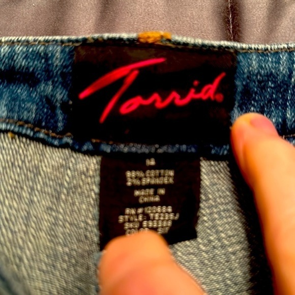 Torrid Jean Skirt - Cotton and Spandex Stretch - Size 14 (See Measurements) EUC - Picture 3 of 4